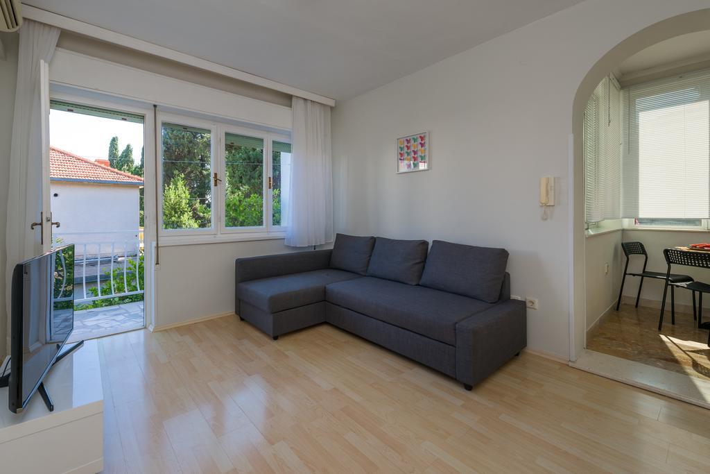 Garden Apartment Каштела Номер фото