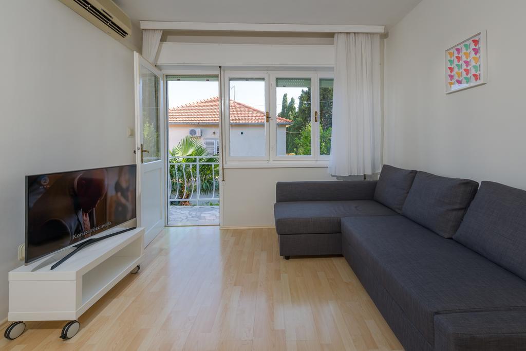 Garden Apartment Каштела Номер фото