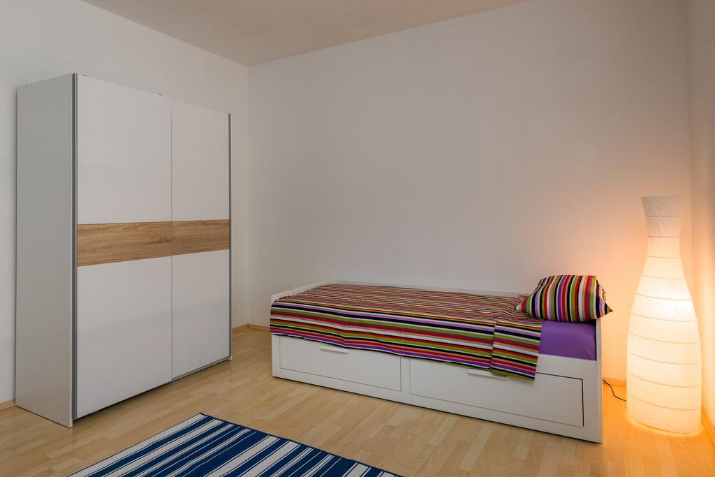 Garden Apartment Каштела Номер фото